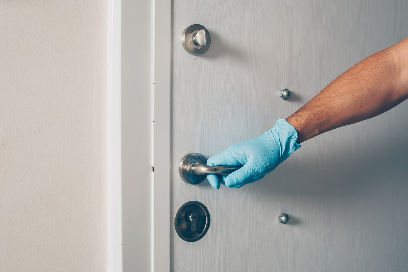 What Are The Benefits Of Hiring The Commercial Locksmith Services